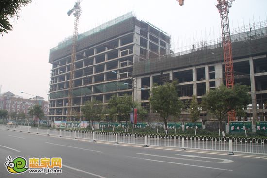 陽(yáng)光三龍商業(yè)廣場(chǎng)出地面12層