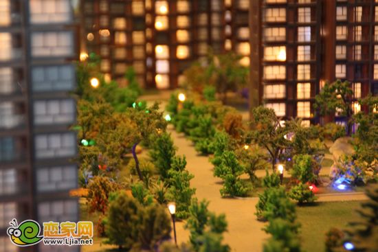 順田君邑小區(qū)小路