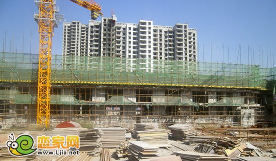現(xiàn)代華府1號(hào)樓出地面3層（2012.10.10）