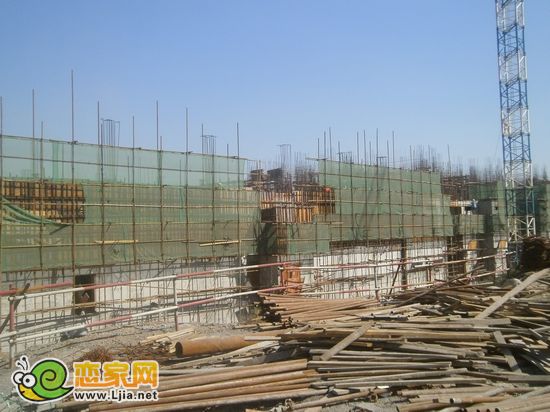 現(xiàn)代華府2號(hào)樓出地面2層（2012.10.10）