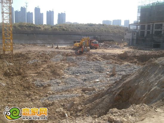 現(xiàn)代華府4號(hào)樓挖槽（2012.10.10）