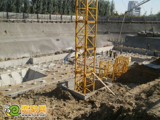 現(xiàn)代頤和佳苑4號樓工程進(jìn)度（2012.10.10）