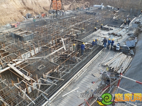 6#樓基礎(chǔ)筏板鋼筋、模板基本完成（2012.10.24）