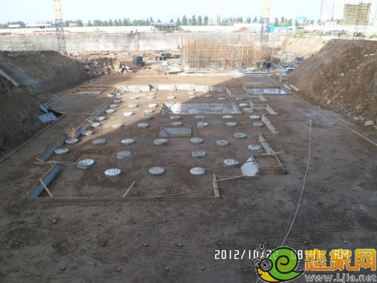 11#樓驗(yàn)槽準(zhǔn)備工作完成（2012.10.24）