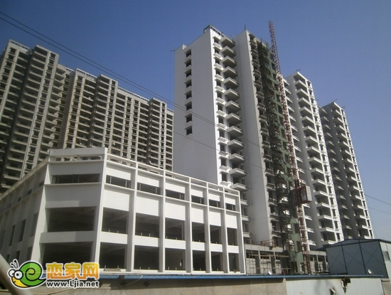 德爾·瑞德苑2號樓外墻粉刷（2012.10.27）