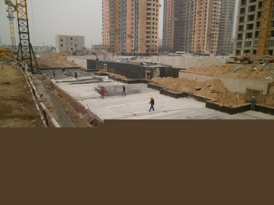 左岸楓橋小高層正在做基礎(chǔ)（2012.10.30）