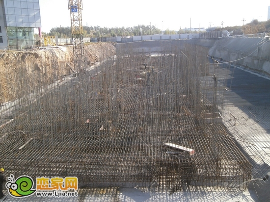 現(xiàn)代奧城3號(hào)樓正在做地下負(fù)1層（2012.11.13）