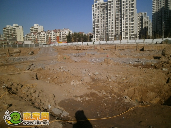 現(xiàn)代奧城7號(hào)樓挖槽（2012.11.13）