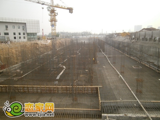 現(xiàn)代奧城3號樓正在做地下負一層（2012.11.20）