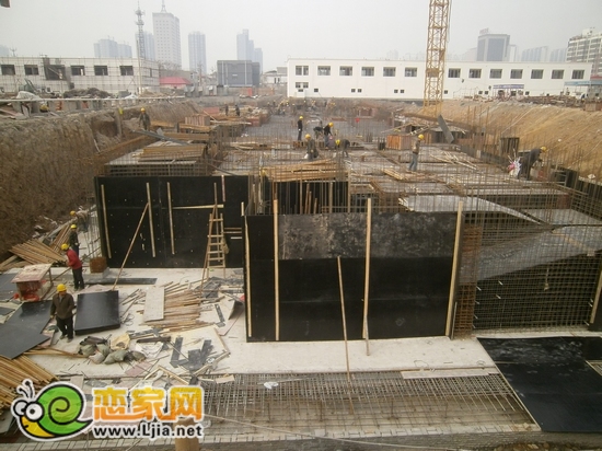 現(xiàn)代奧城4號樓正在做地下負一層（2012.11.20）