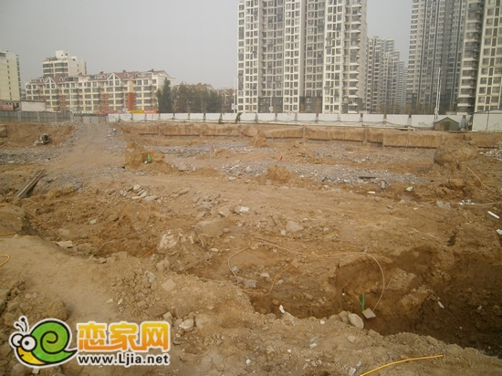 現(xiàn)代奧城7號樓挖槽（2012.11.20）