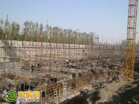 現(xiàn)代頤和佳苑4號樓正在做地下負一層（2012.11.28）