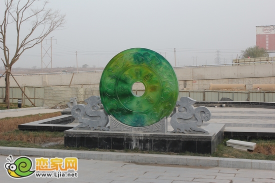 趙都華府社區(qū)門前裝飾