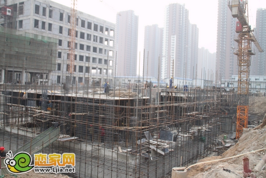 現(xiàn)代頤和佳苑2號樓即將出地面（2012.12.5）