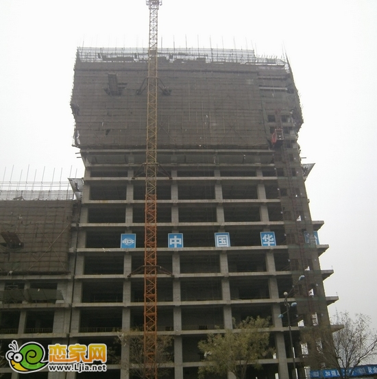 陽光三龍商業(yè)廣場B座出地面17層（2012.12.11）