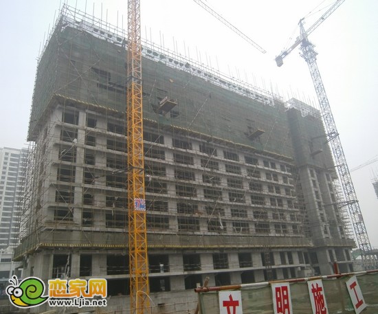 現(xiàn)代華府6、7號(hào)樓出地面15層（2012.12.15）