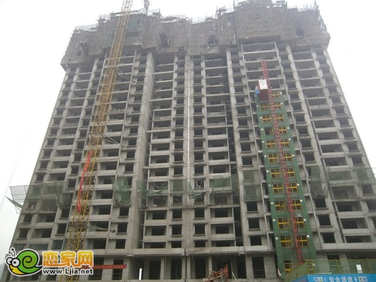 萬(wàn)浩儷城6號(hào)樓出地面25層（2012.12.17）