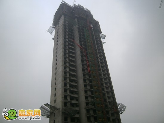萬(wàn)浩儷城9號(hào)樓已經(jīng)封頂（2012.12.17）
