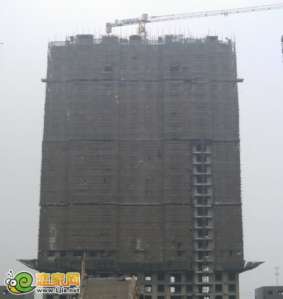 左岸楓橋1號(hào)樓即將封頂（2012.12.18）