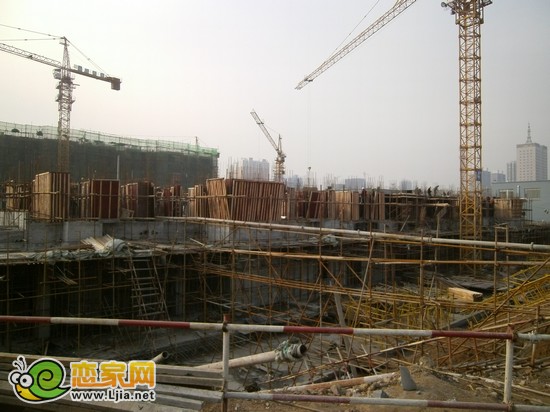 現(xiàn)代奧城4號樓出地面1層（2012.12.18）