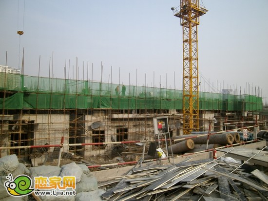 現(xiàn)代頤和佳苑4號(hào)樓出地面1層（2012.12.18）