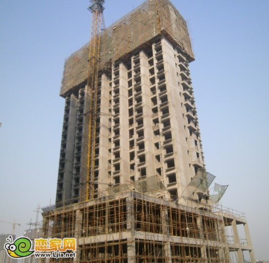 萬浩儷城8號(hào)樓出地面24層（2012.12.26）