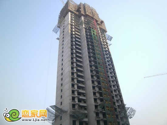 萬浩儷城9號(hào)樓封頂（2012.12.26）