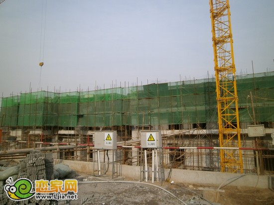 現(xiàn)代頤和佳苑4號樓出地面2層（2012.12.27）
