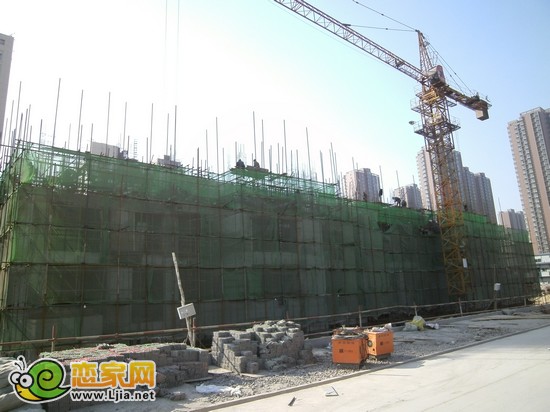 現(xiàn)代頤和佳苑2號(hào)樓出地面2層（2013.1.5）