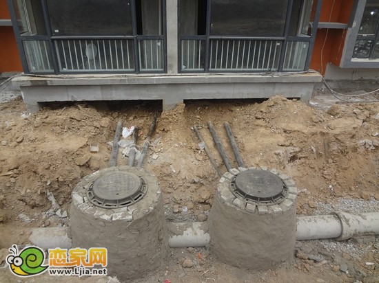小區(qū)的各項管道已經(jīng)施工完畢