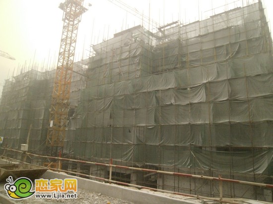 現(xiàn)代頤和苑2號(hào)出地面4層（2013.1.17）