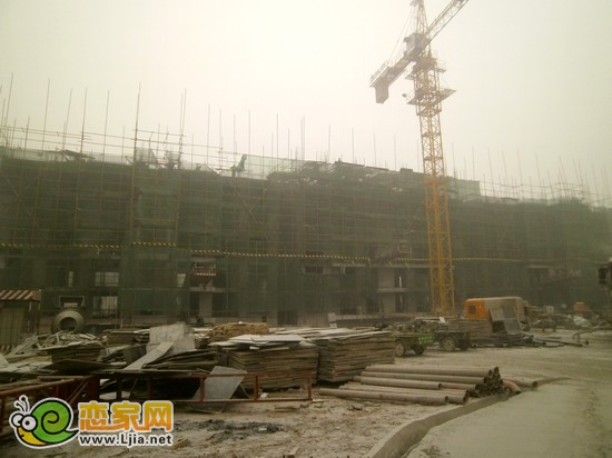 現(xiàn)代頤和苑4號(hào)樓出地面5層（2013.1.17）