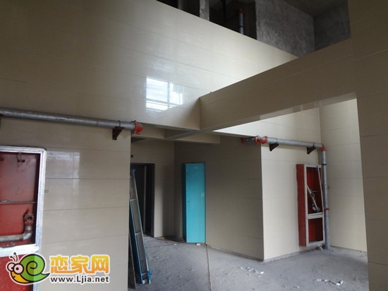各棟樓大堂已經(jīng)開始裝飾