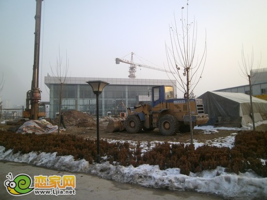 現(xiàn)代奧城6號樓開始施工建設(shè)（2013.1.25）