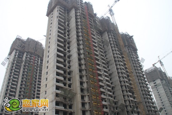 萬(wàn)浩儷城7號(hào)樓出地面26層（2013.12.18）
