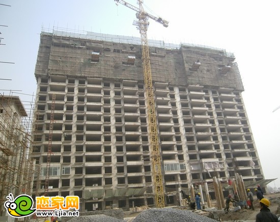 御景江山城項(xiàng)目2號(hào)樓工程實(shí)景圖（2013.3.23）