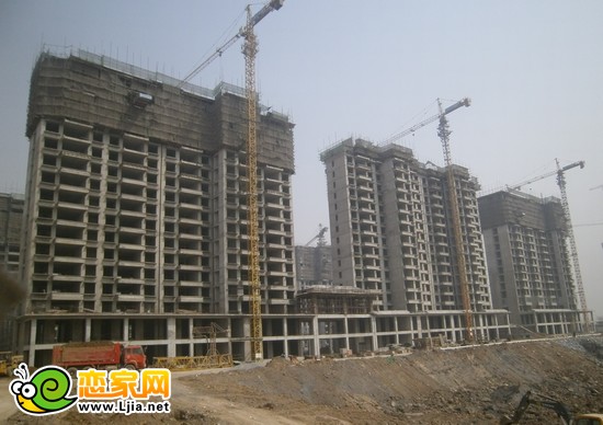 御景江山城項(xiàng)目實(shí)景圖（2013.3.23）