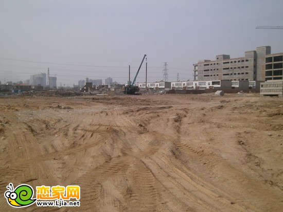 水岸春天項(xiàng)目工程實(shí)景圖（2013.3.23）