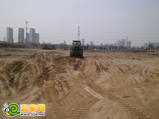水岸春天項(xiàng)目工程實(shí)景圖（2013.3.23）
