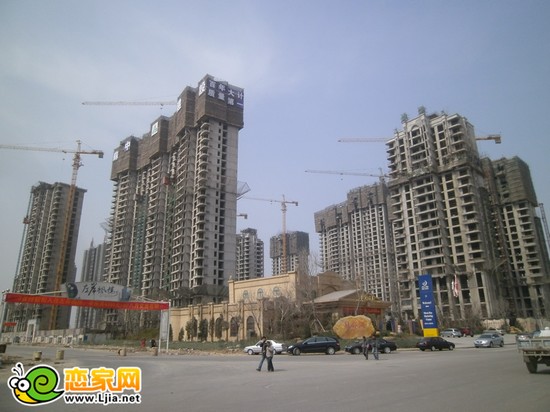 月亮灣項(xiàng)目實(shí)景圖（2013.3.24）