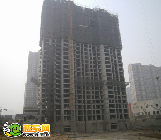 現(xiàn)代華府2號(hào)樓出地面25層（2013.4.4）