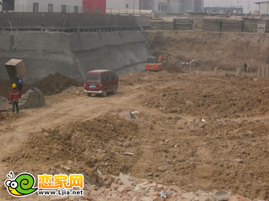現(xiàn)代華府4號(hào)樓工程實(shí)景圖（2013.4.4）