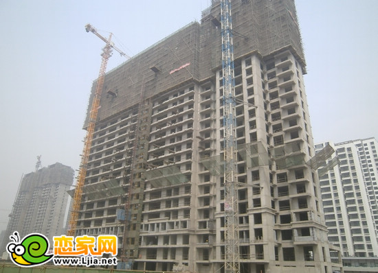 現(xiàn)代華府6號(hào)樓出地面24層（2013.4.4）
