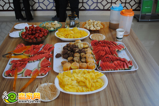 現(xiàn)代頤和苑冷餐會(huì)食品