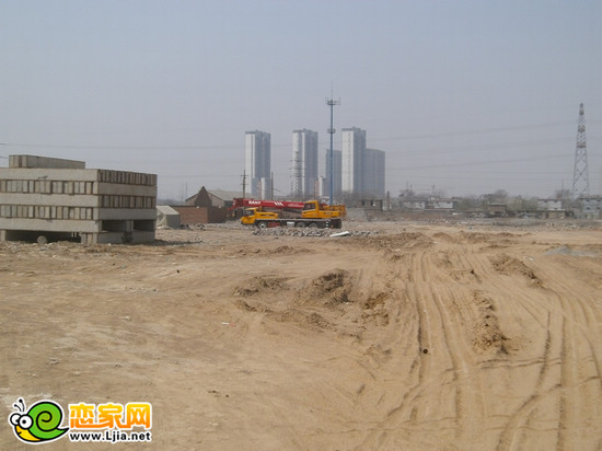 水岸春天項(xiàng)目工程實(shí)景圖（2013.4.6）