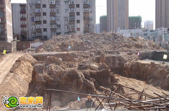 財(cái)智天地項(xiàng)目工程實(shí)景圖（2013.4.10）