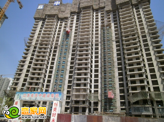月亮灣項(xiàng)目2號(hào)樓工程實(shí)景圖（2013.4.11）