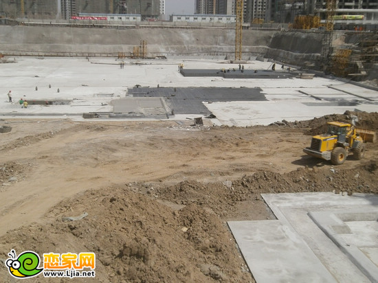 楓景華庭項(xiàng)目工程實(shí)景圖（2013.4.13)