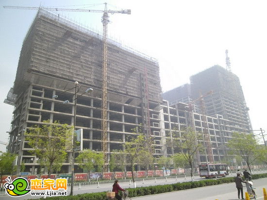 陽光三龍商業(yè)廣場(chǎng)項(xiàng)目實(shí)景圖（2013.4.24）