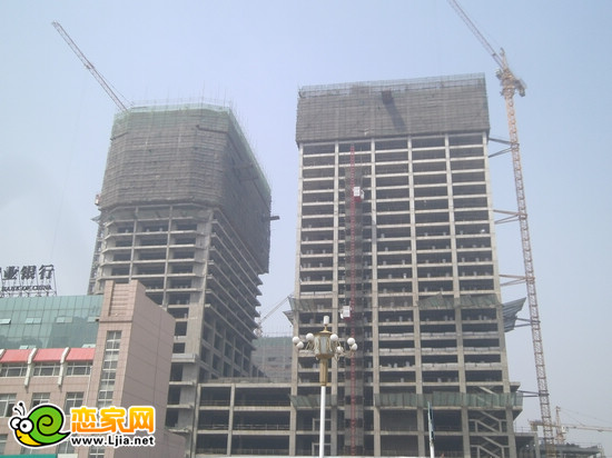 陽光三龍商業(yè)廣場(chǎng)項(xiàng)目實(shí)景圖（2013.4.24）